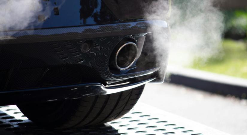 Éleződik a vita a belső égésű motorok kivezetéséről