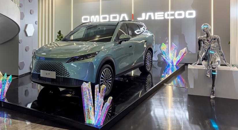 Meglepő társbérlőt kapott a Nissan brit gyára