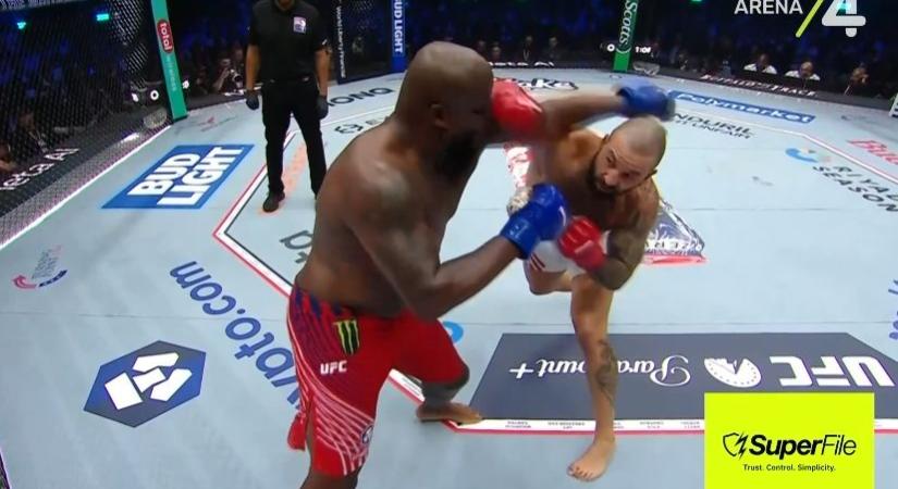 10-0! Josh Hokit kivégezte Derrick Lewsit!