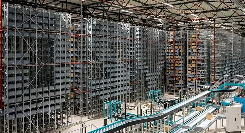 Közel száz robot állt munkába a DSV hollandiai raktárában