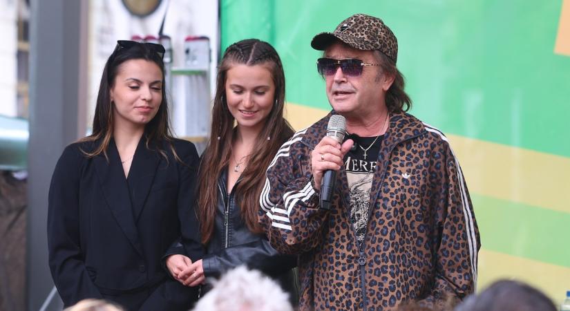 Fenyő Miklósról árult el egy kevesek által tudott titkot Szikora Róbert a szakadó esőben, még az áram is elment közben