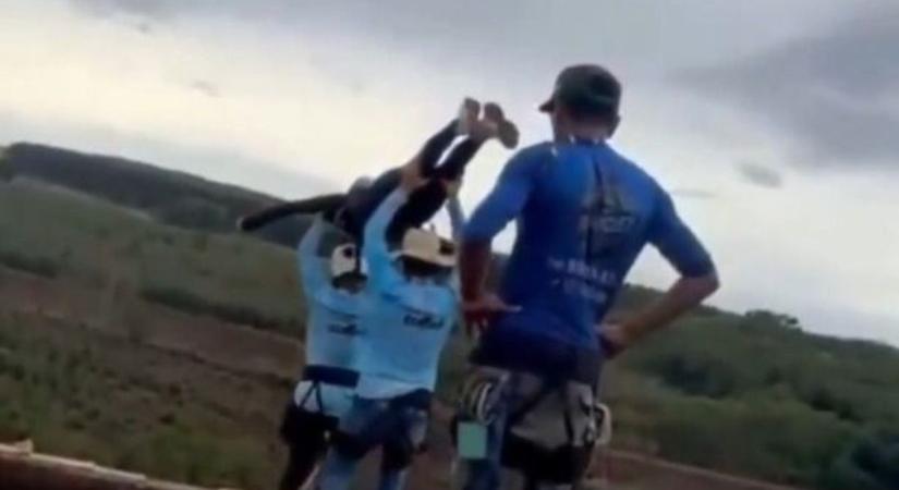 Belehalt egy nő a bungee jumpingba, miután elfelejtették rögzíteni a kötelét (VIDEÓ)