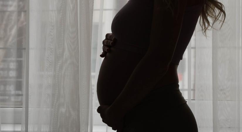 Óriási gólyahír! Éppen 1 éves a kisfia és újra várandós az Ázsia Expressz sztárja