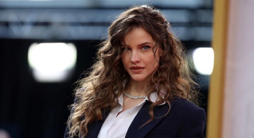 Palvin Barbi babája már a pocakban imádja a focit, különleges képeket posztolt a modell