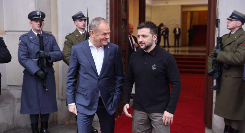 Ukrán „hősök” miatt kockáztatja a lengyelek barátságát Zelenszkij