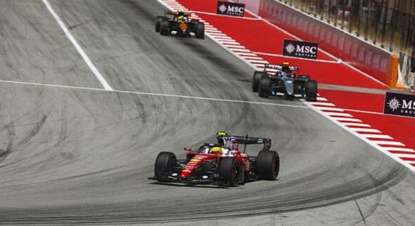 Norris: Jobb motorral a Ferrari dominálna, mindenkit megszégyenítenének
