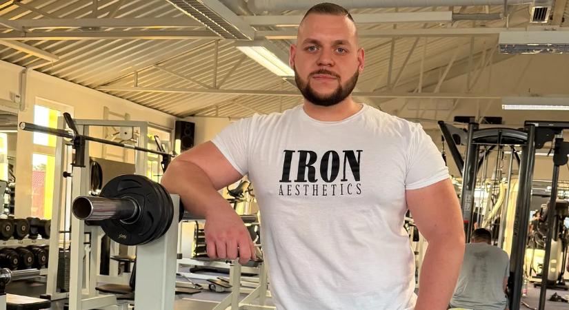 „Edző nélkül nem jött eredmény” - Rajmond simán felemeli a 130 kilós kamionkereket