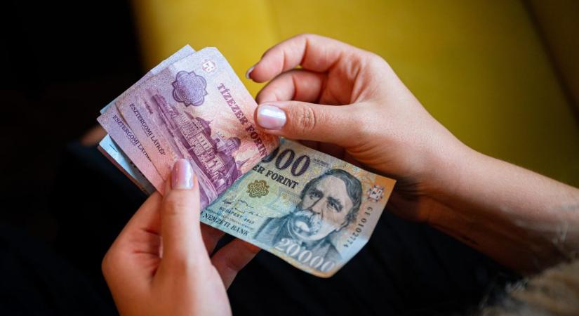 Elképesztő mértékben nőtt a magyar lakosság hitelállománya egy év alatt