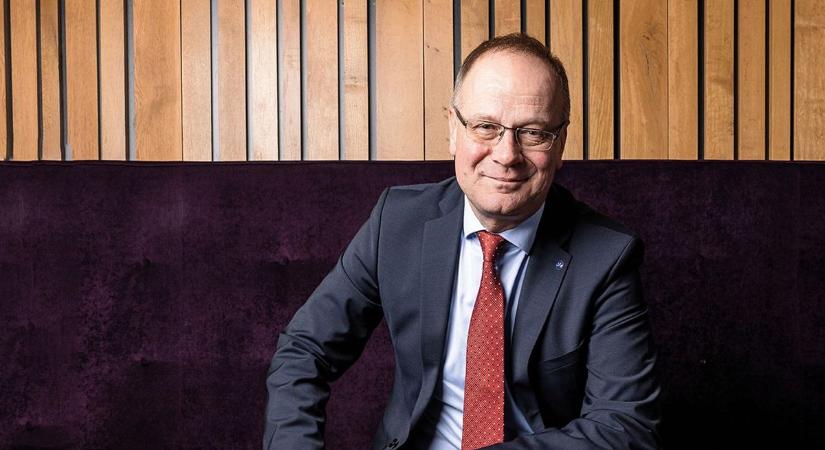 Ne engedjük, hogy folytathassák azt a verbális agressziósorozatot, amit elkezdtek!
