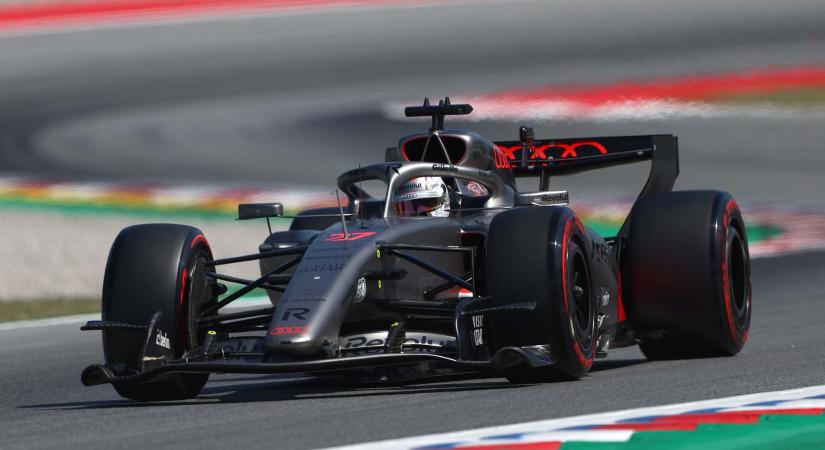 Döbbenetes, miért esett ki Hülkenberg Barcelonában