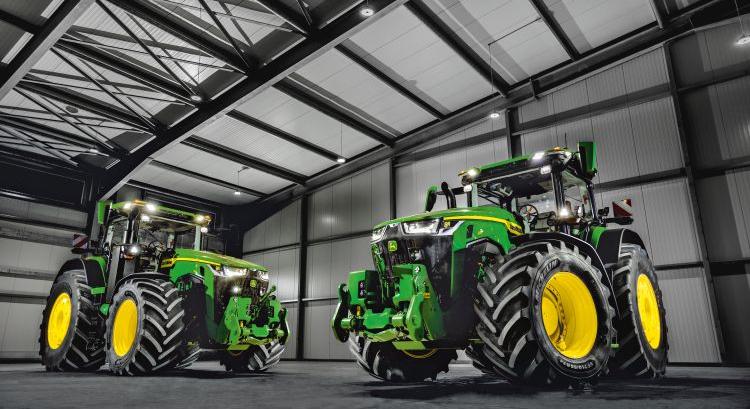 A John Deere bemutatja a megújult 8R, 8RT és 8RX traktormodelljeit