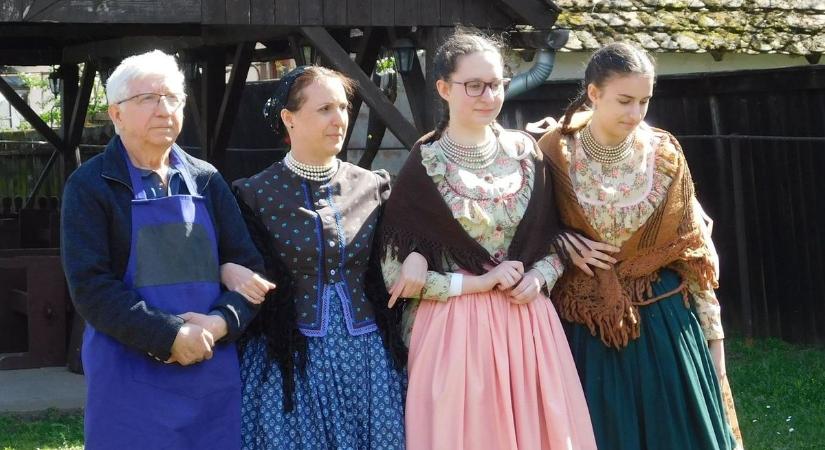 Nádtetős házak és régi mesterségek világa nyílik meg Csongrádon