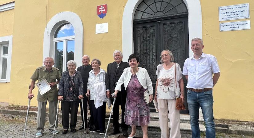 70 éves érettségi találkozó a füleki gimnáziumban