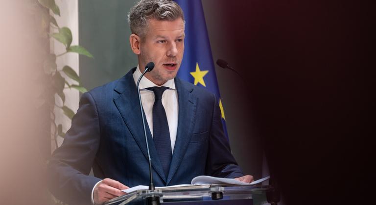 A kormány elismerte: nem volt a legszerencsésebb, hogy azt írták, Orbán a sajátjainak is hazudott