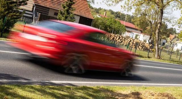 Nagyot nőnek a közlekedési bírságok, a gyorshajtók fizethetik a legtöbbet a szomszédunknál