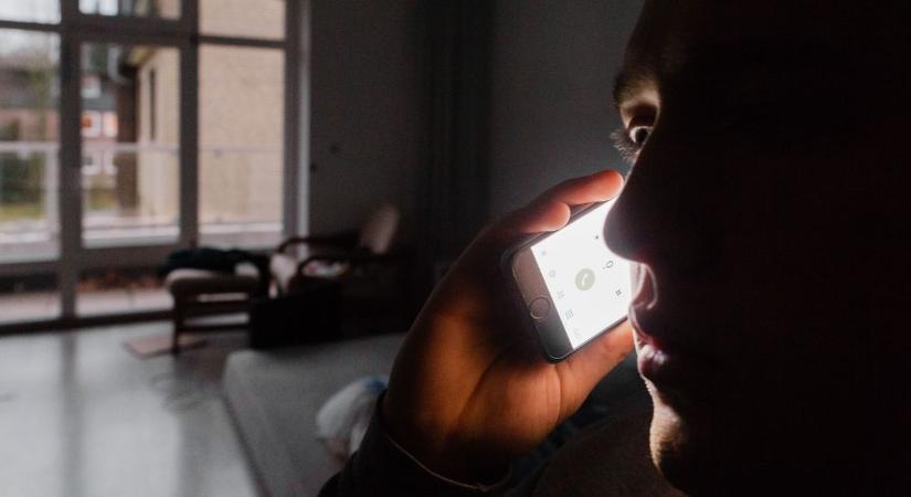 Ezt nem sokan tudják: ha ezt a telefonszámot hívod, könnyen rámehet a gatyád is