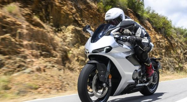 Norton Manx R-teszt – kétszáz lóerős főnixmadár a brit márkától