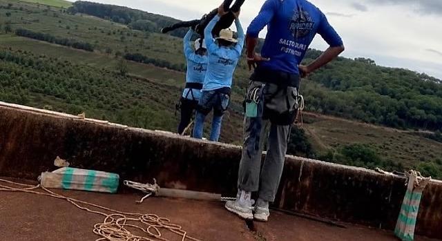 Halálos bungee jumping-baleset: senki sem tudja, kinek kellett volna rögzítenie a kötelet