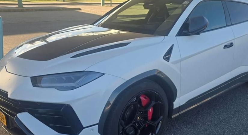 Komoly fogás a határon: 120 millió forintos Lamborghinit foglaltak le