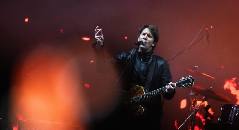 Kiss Tibi a színpadról lelépve tudta meg, hogy a Quimby dalát játszotta a Metallica