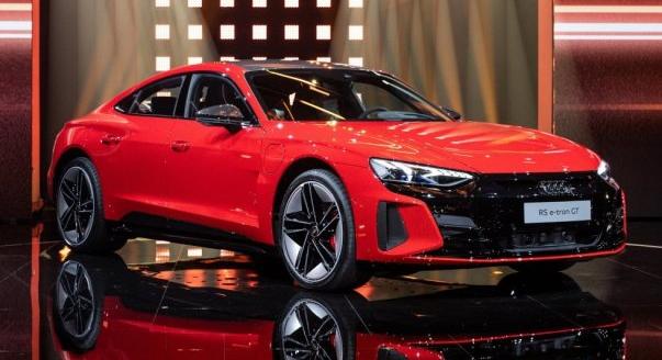 Az Audi e-tron GT online világpremierje