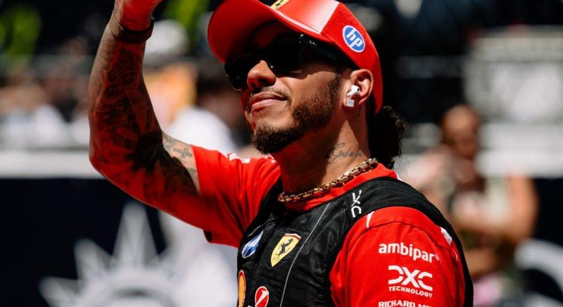 Hamilton most árulta el: megsérült tavaly a barcelonai tesztbalesetben