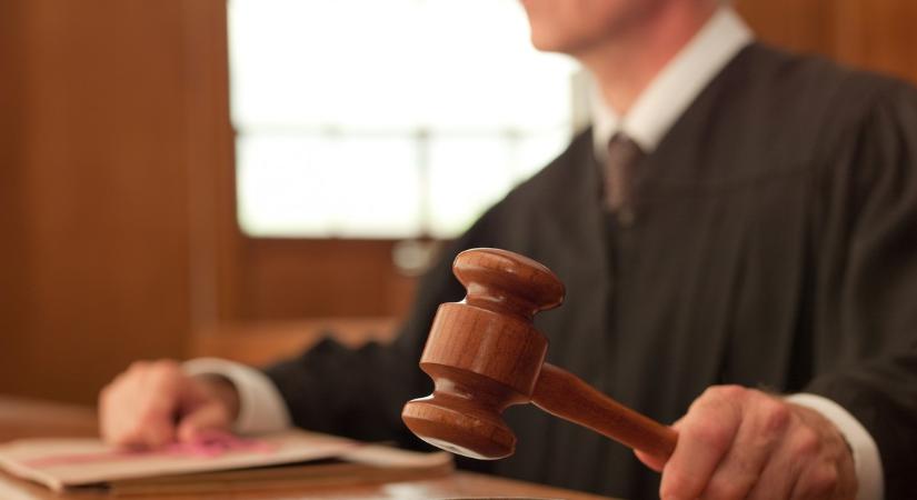 Botrány a királyi családban: 4 év börtönre ítélték a hercegné fiát
