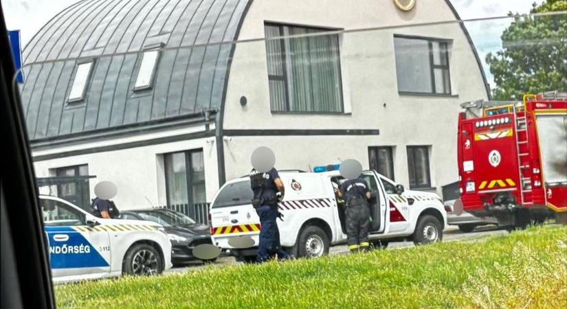 Tűzoltók és rendőrök a Segner téren  ezért érkeztek a hatóságok!