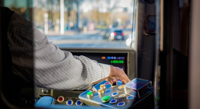 Önjáró csodabusz - Sofőr sem kell az új csodajárgányhoz