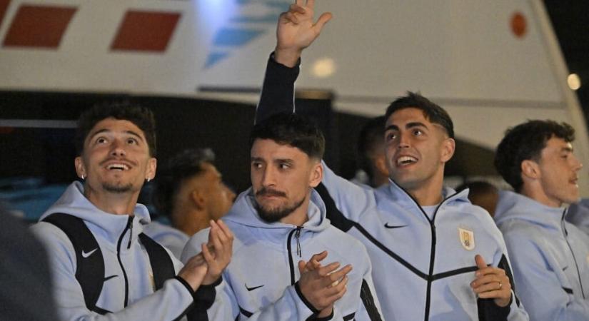 Az uruguayiak nekimentek a FIFA-nak, amiért nem tudtak időben elrepülni az első meccsük helyszínére