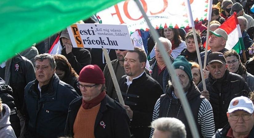 Megszűnhet a PestiSrácok, a Bors, a Ripost, a Hot, több megyei lap, a Magyar Nemzetből hetilap lesz – Magyar Péter is megszólalt