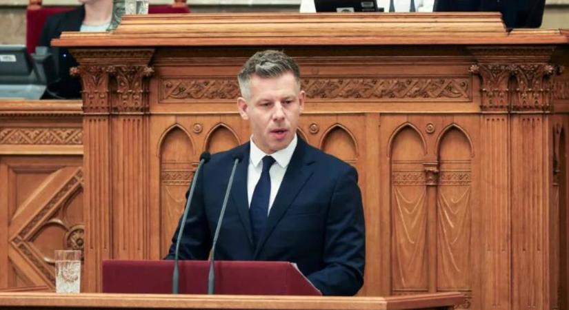 Magyar Péter: az előző kormány átverte a magyarokat a vitnyédi táborral