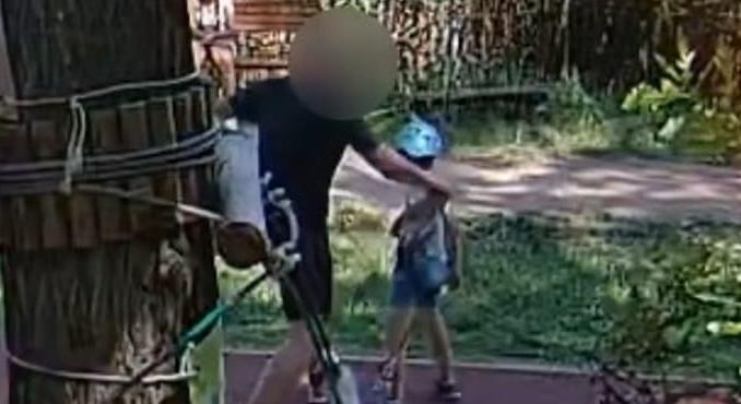 Felfüggesztett börtönbüntetésre ítélték a karateedzőt, aki felrúgott egy kisfiút a Szolnoki Kalandparkban
