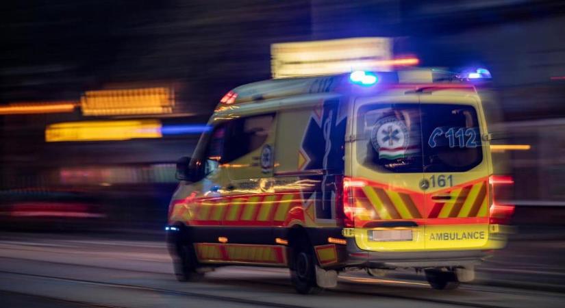 Parkoló autónak ütközött egy személygépkocsi Hajdúböszörményben, mentőre is szükség volt