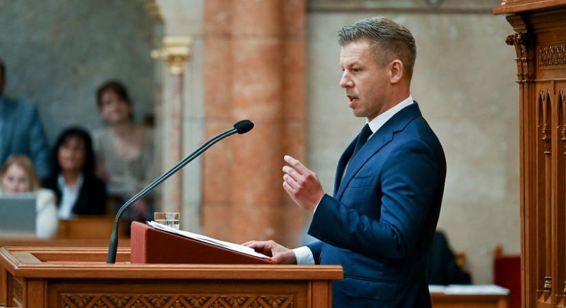 Magyar Péter: Orbánék határidő előtt akarták bevezetni a migrációs paktum előírásait