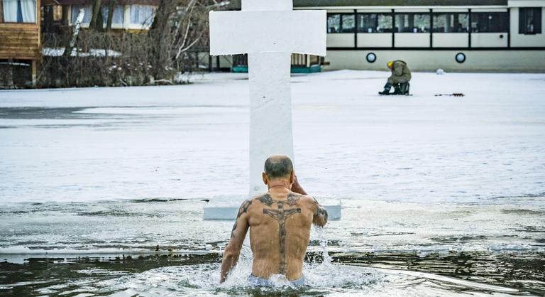 A tetoválás nem ördögtől való, már a középkorban is voltak kivarrt apácák