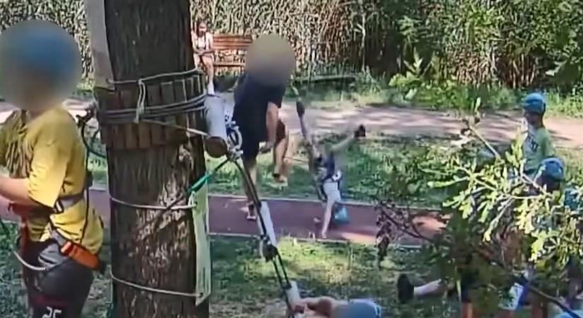 Elítélték a tanítványát a kalandparkban felrúgó karateedzőt, sírva fakadt a tárgyalásán Tibor