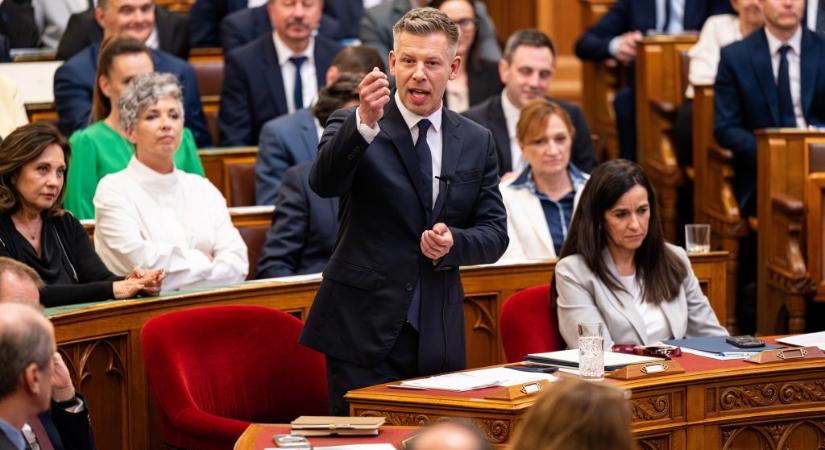 Pócs János szerint tiszta filmszínház, ami zajlik