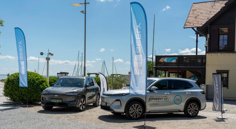 Prémium rendezvényen mutatta be a plug-in hibrid STARRAY EM-i és a tisztán elektromos E5 családi SUV-ok V2L funkcióit a Geely