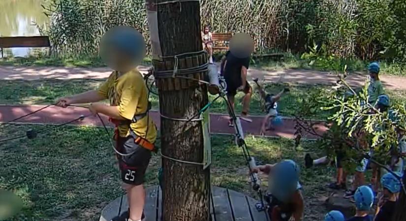 Felfüggesztett börtönt kapott a karateedző, aki felrúgott egy kisfiút a szolnoki kalandparkban