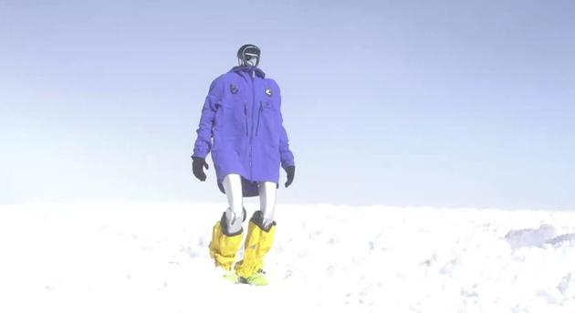 A Mount Everest csúcsára készülnek a humanoid robotok