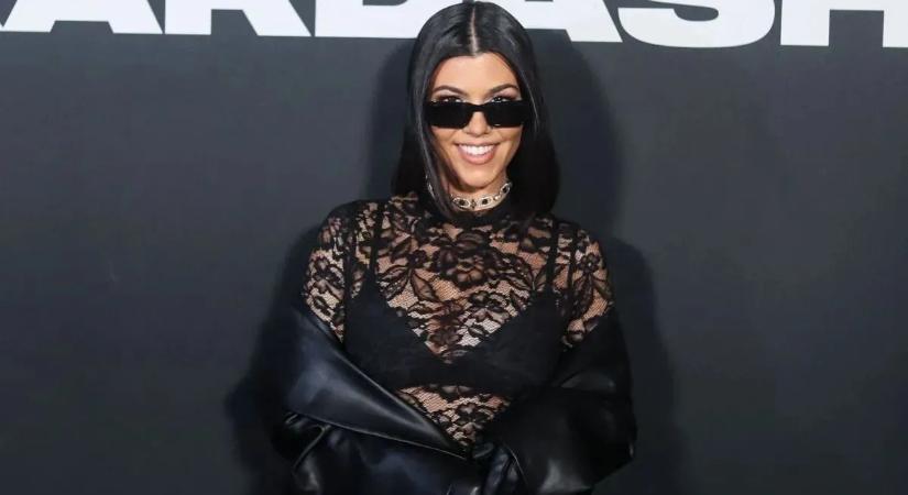 Kourtney Kardashian és Travis Barker együtt jelent meg a vörös szőnyegen