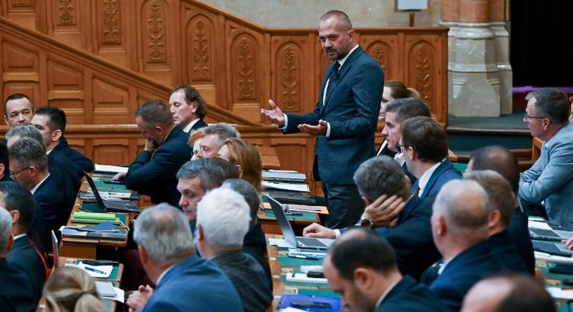 Gyopáros Alpár Magyar Péternek: Segítek önnek, mert önt megvezették