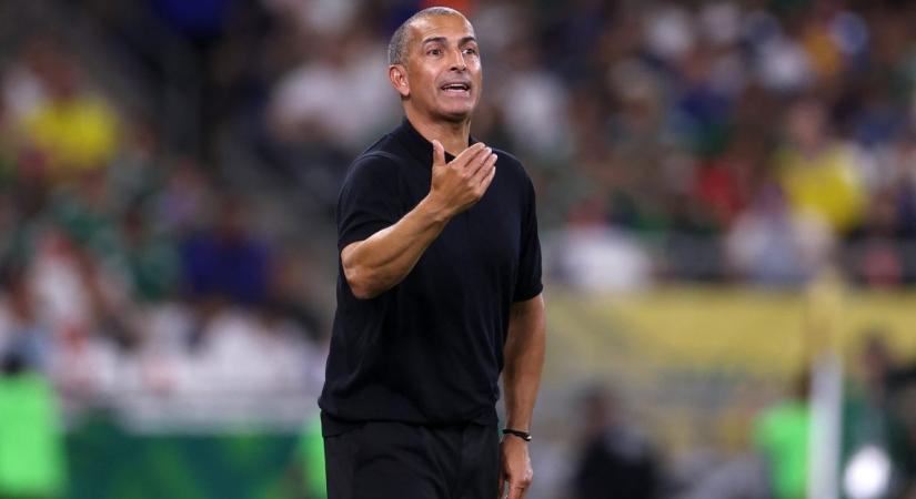 Egy meccs után kirúghatják a vb-szereplő válogatott edzőjét