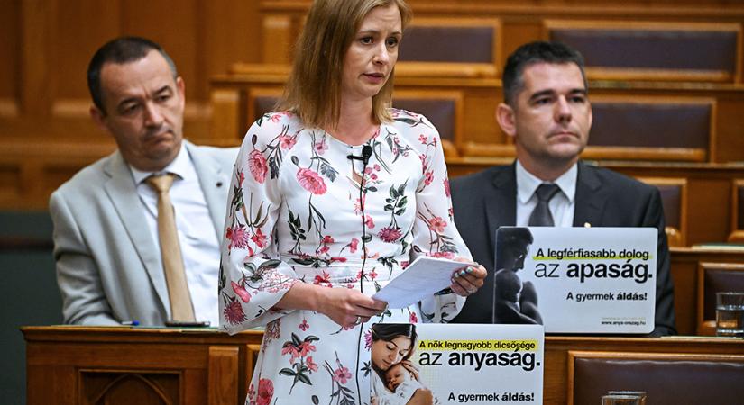 Dúró Dóra megható történettel bizonyította a szívhangrendelet erejét, vastaps fogadta