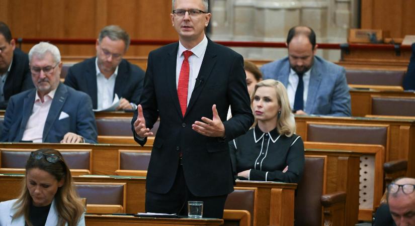 Tiltakozik a KNDP Magyar Péter „arrogáns, akarnok és személyeskedő” viselkedése ellen