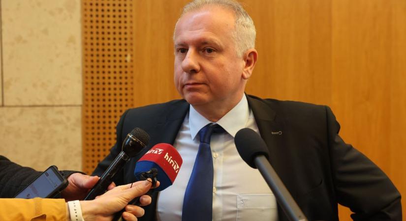 Péterffy Attila a Tisza és a szocialista múlt szorításában vergődik?