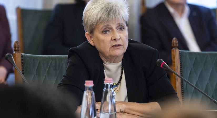 Társadalmi egyeztetésre bocsátotta a kormány a következő tanév rendjét