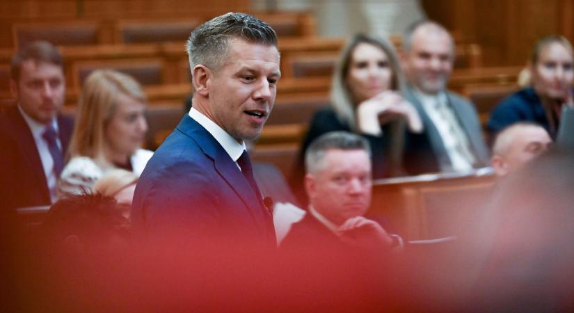 „A demokrácia durva korlátozása” – közleményt adott ki a Fidesz-frakció a lex Orbán elfogadása után