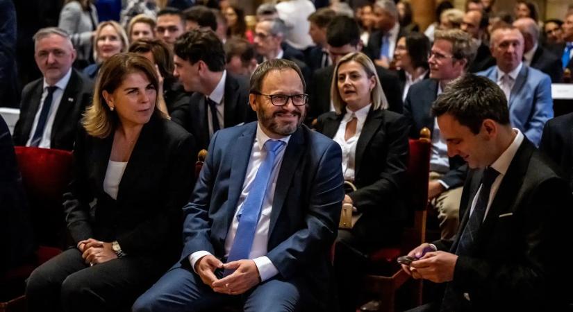 Kormányzati csörte a parlamentben: Kármán András szerint a fideszes családtámogatásokkal csak a gazdagok jártak jól